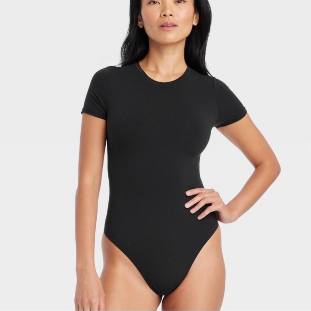 SHEIN Black Short Sleeve Bodysuit